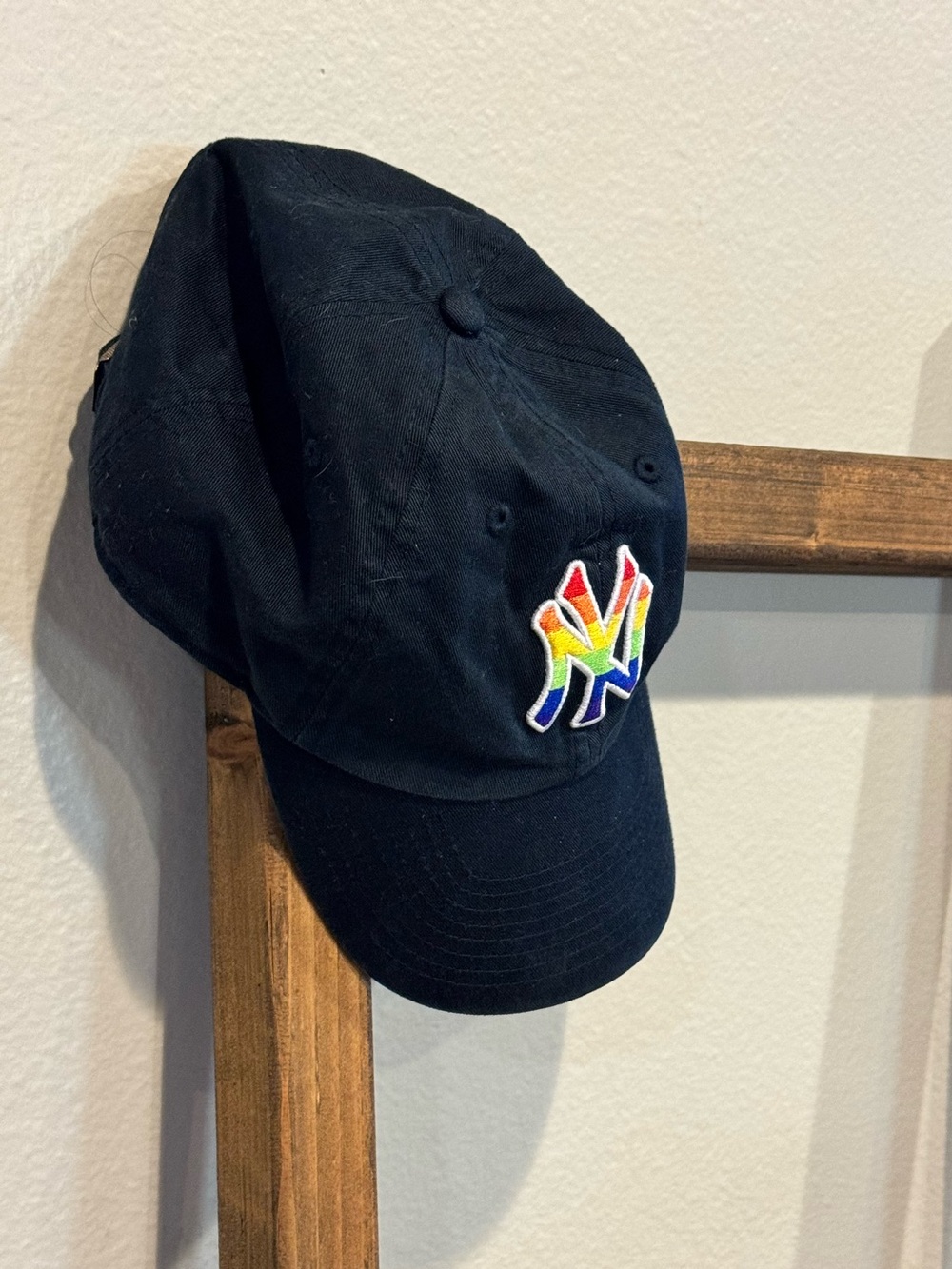 Black Baseball Cap NY Yankees PRIDE